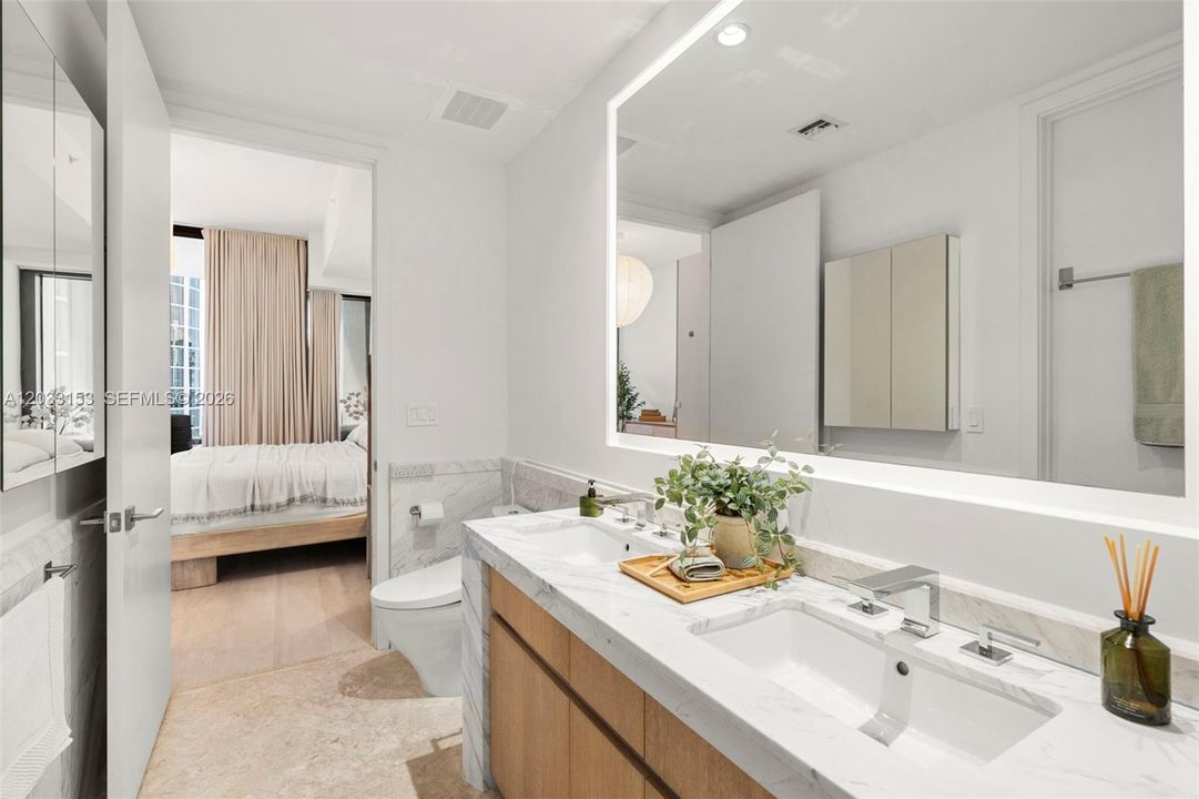 For Sale: $1,350,000 (1 beds, 1 baths, 681 Square Feet)