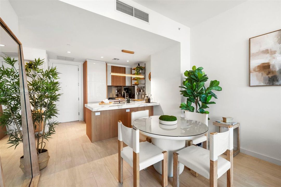 For Sale: $1,350,000 (1 beds, 1 baths, 681 Square Feet)
