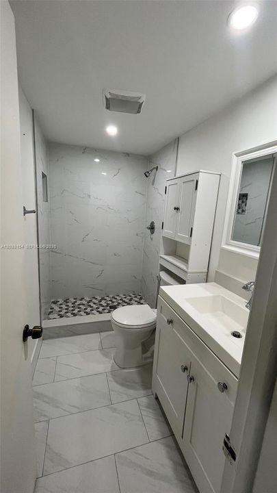 For Sale: $317,000 (2 beds, 2 baths, 1018 Square Feet)