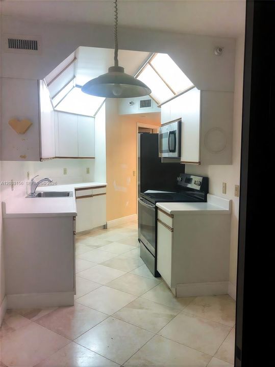 For Rent: $3,000 (2 beds, 2 baths, 1154 Square Feet)