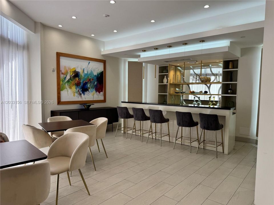 For Rent: $3,000 (2 beds, 2 baths, 1154 Square Feet)