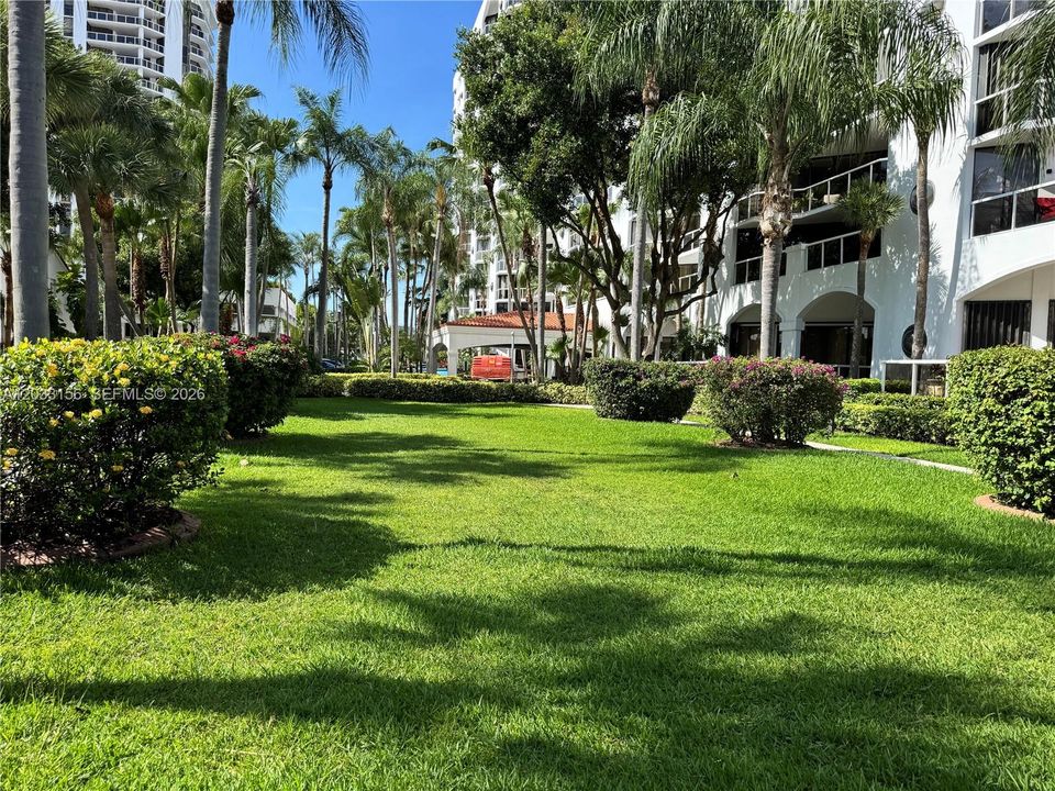 For Rent: $3,000 (2 beds, 2 baths, 1154 Square Feet)