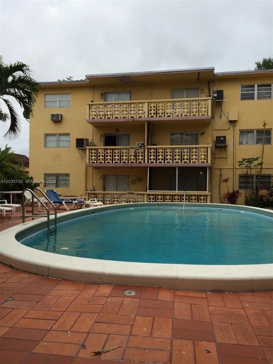 For Rent: $1,650 (1 beds, 1 baths, 493 Square Feet)