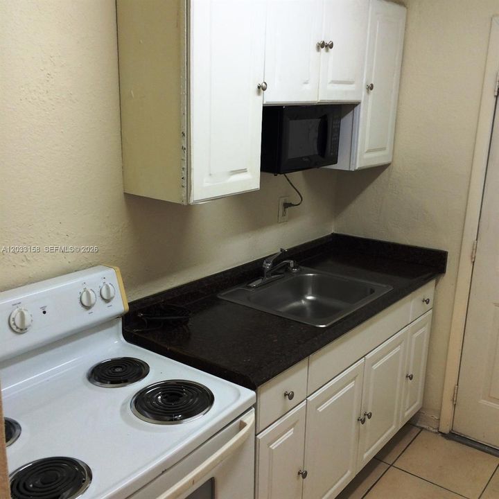 For Rent: $1,650 (1 beds, 1 baths, 493 Square Feet)