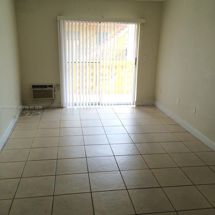 For Rent: $1,650 (1 beds, 1 baths, 493 Square Feet)