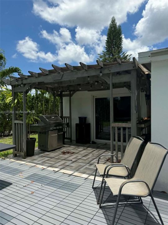 For Rent: $1,200 (0 beds, 1 baths, 0 Square Feet)