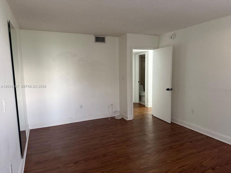 В аренду: $2,300 (2 спален, 2 ванн, 1132 Квадратных фут)