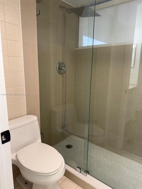 В аренду: $2,300 (2 спален, 2 ванн, 1132 Квадратных фут)