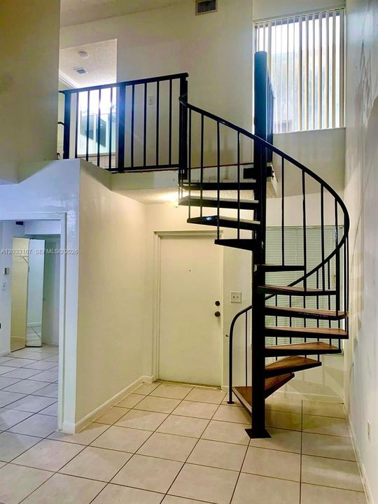 В аренду: $2,300 (2 спален, 2 ванн, 1132 Квадратных фут)