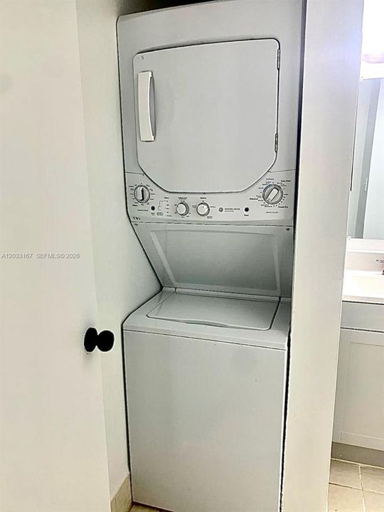 В аренду: $2,300 (2 спален, 2 ванн, 1132 Квадратных фут)