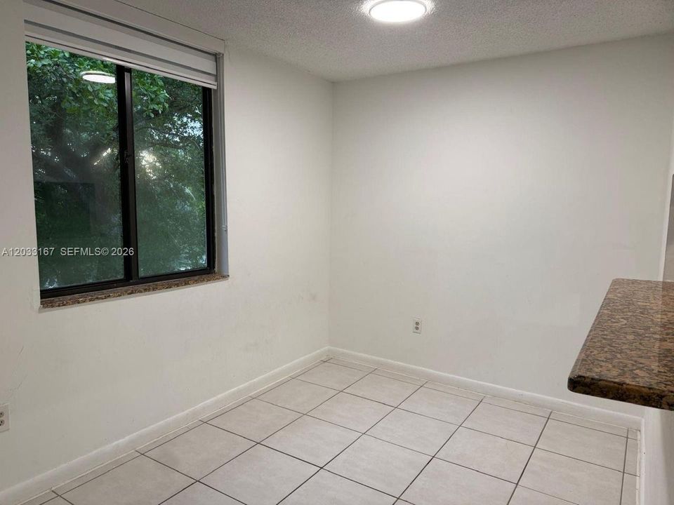 В аренду: $2,300 (2 спален, 2 ванн, 1132 Квадратных фут)