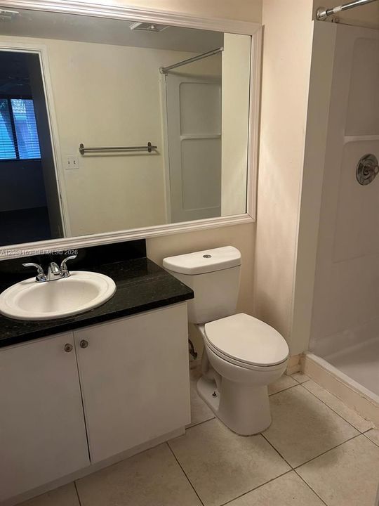 For Rent: $2,175 (2 beds, 2 baths, 910 Square Feet)