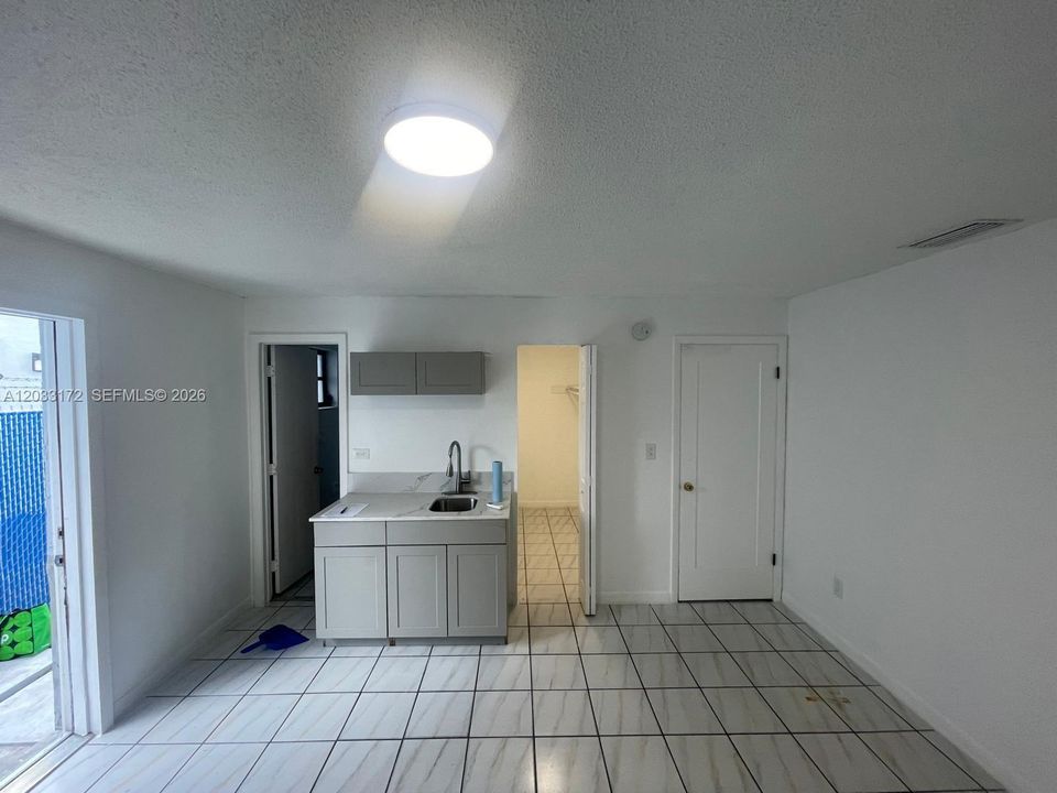 For Rent: $1,300 (1 beds, 1 baths, 0 Square Feet)