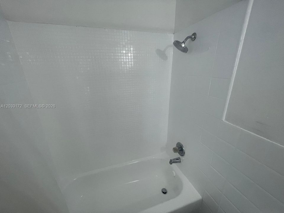 For Rent: $1,300 (1 beds, 1 baths, 0 Square Feet)
