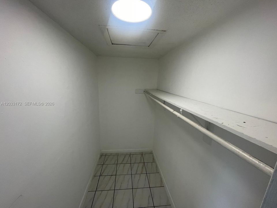 For Rent: $1,300 (1 beds, 1 baths, 0 Square Feet)
