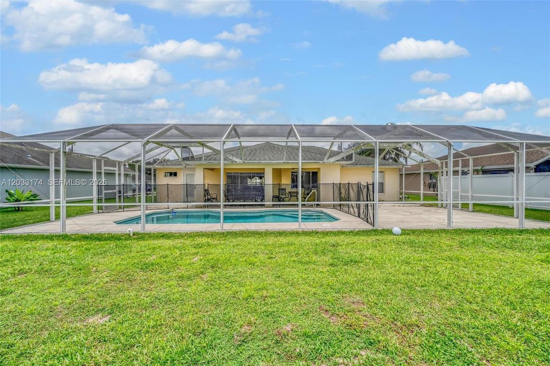 En Venta: $425,000 (3 camas, 2 baños, 1560 Pies cuadrados)