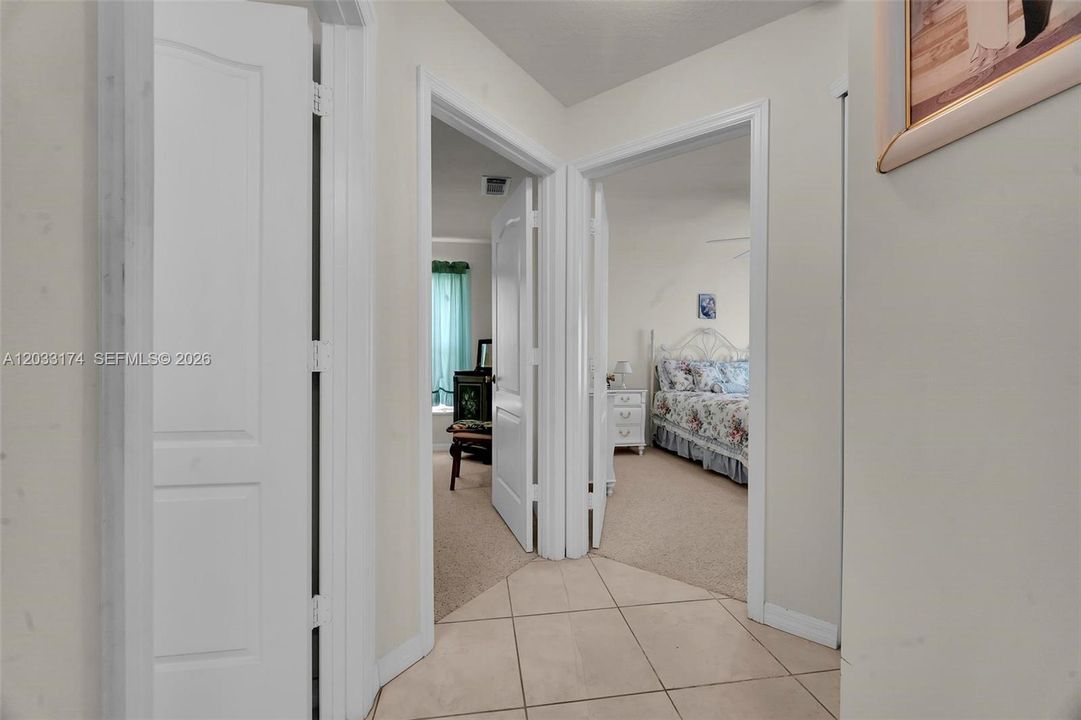 En Venta: $425,000 (3 camas, 2 baños, 1560 Pies cuadrados)