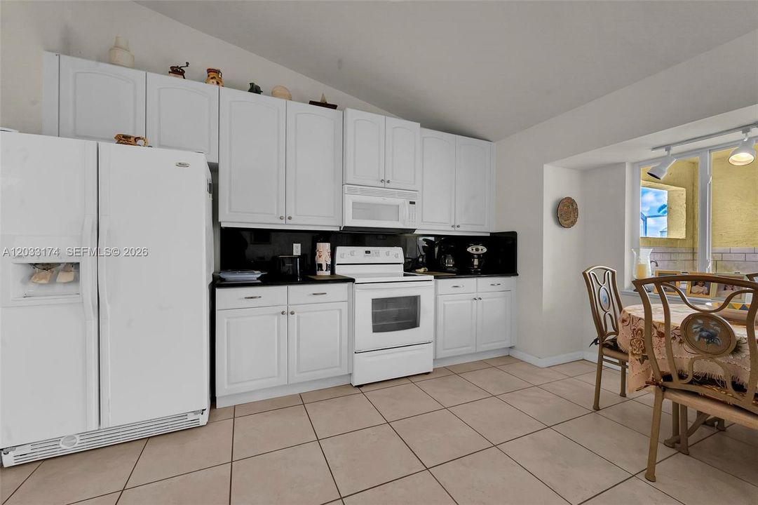 En Venta: $425,000 (3 camas, 2 baños, 1560 Pies cuadrados)