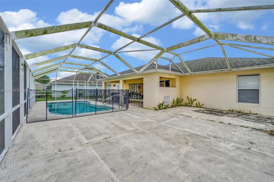 En Venta: $425,000 (3 camas, 2 baños, 1560 Pies cuadrados)