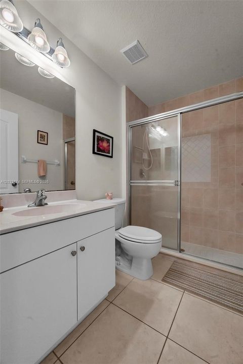 En Venta: $425,000 (3 camas, 2 baños, 1560 Pies cuadrados)