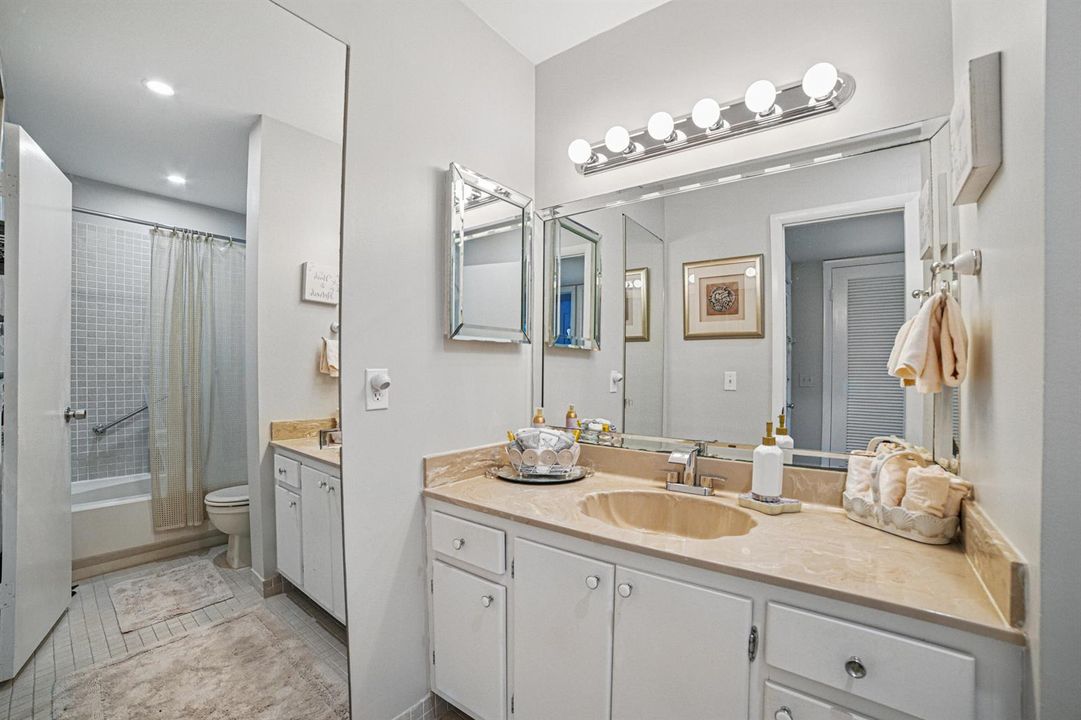 Guest Bathroom1