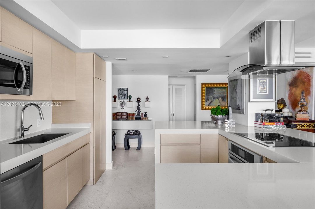 For Sale: $1,499,000 (2 beds, 2 baths, 1610 Square Feet)