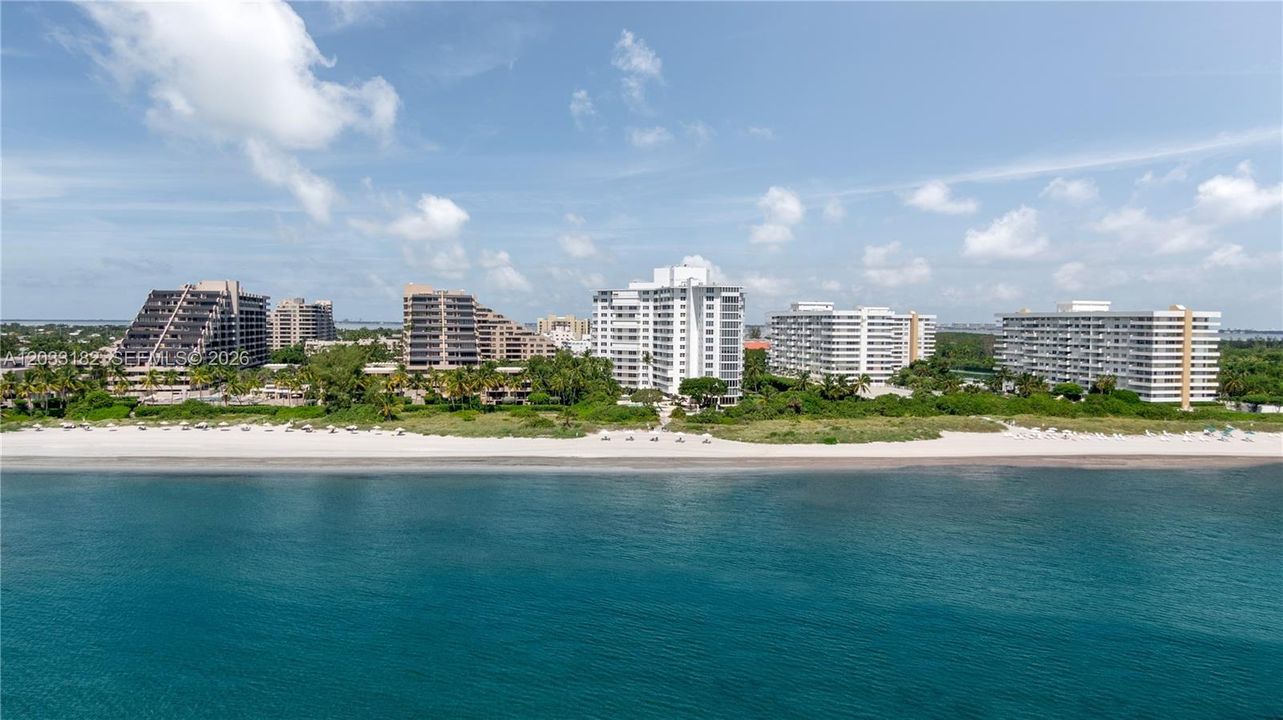 For Sale: $1,499,000 (2 beds, 2 baths, 1610 Square Feet)