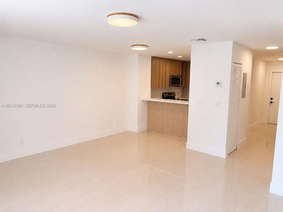 For Rent: $2,600 (2 beds, 2 baths, 1126 Square Feet)