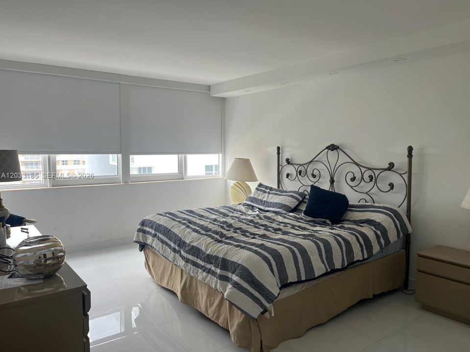 For Sale: $598,000 (2 beds, 2 baths, 1312 Square Feet)