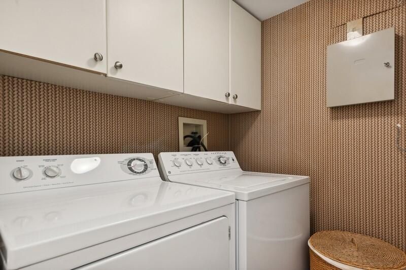 14_120SE5thAvenue326_44_LaundryRoom_Flex