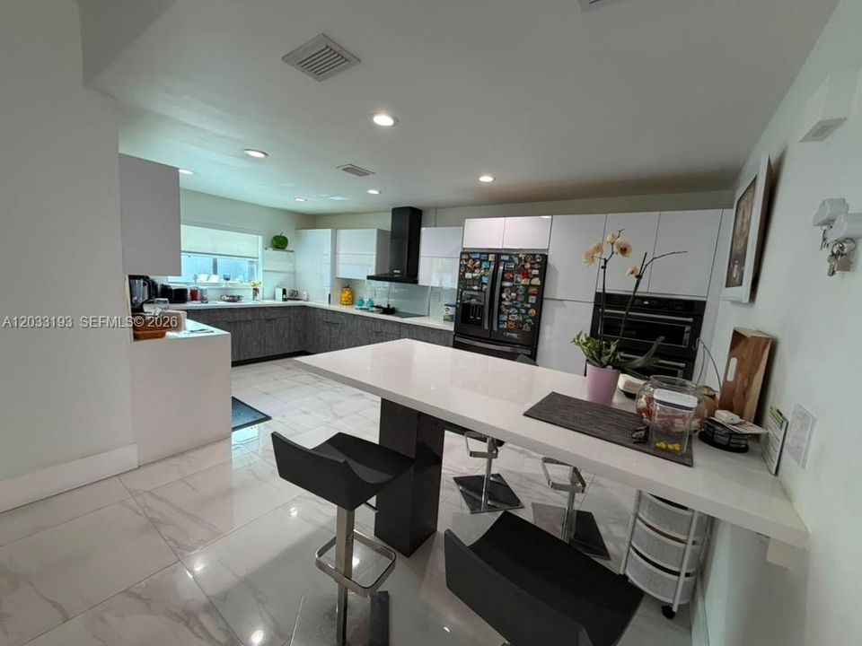 For Rent: $5,500 (4 beds, 3 baths, 2335 Square Feet)