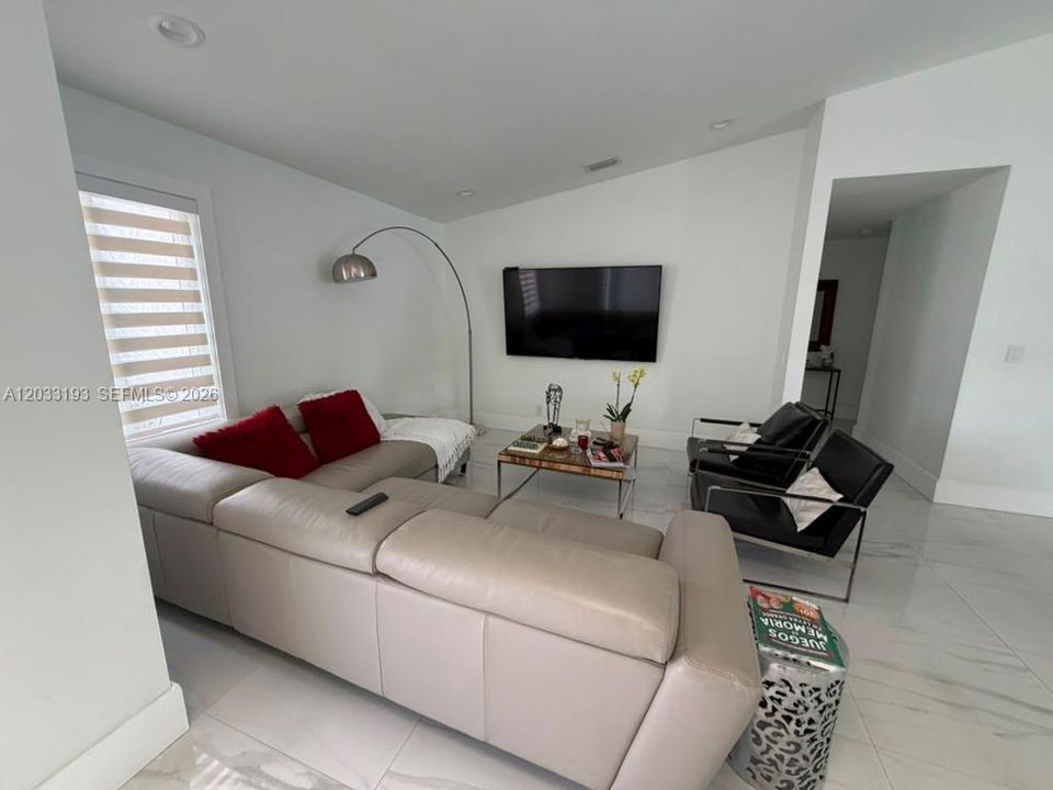 For Rent: $5,500 (4 beds, 3 baths, 2335 Square Feet)