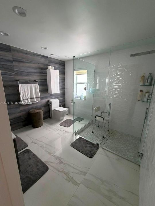 For Rent: $5,500 (4 beds, 3 baths, 2335 Square Feet)
