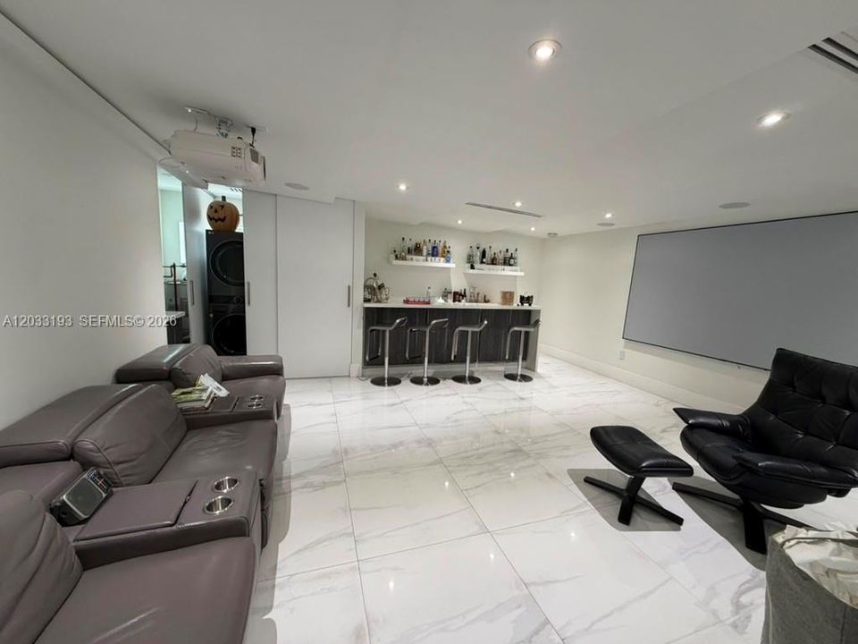 For Rent: $5,500 (4 beds, 3 baths, 2335 Square Feet)