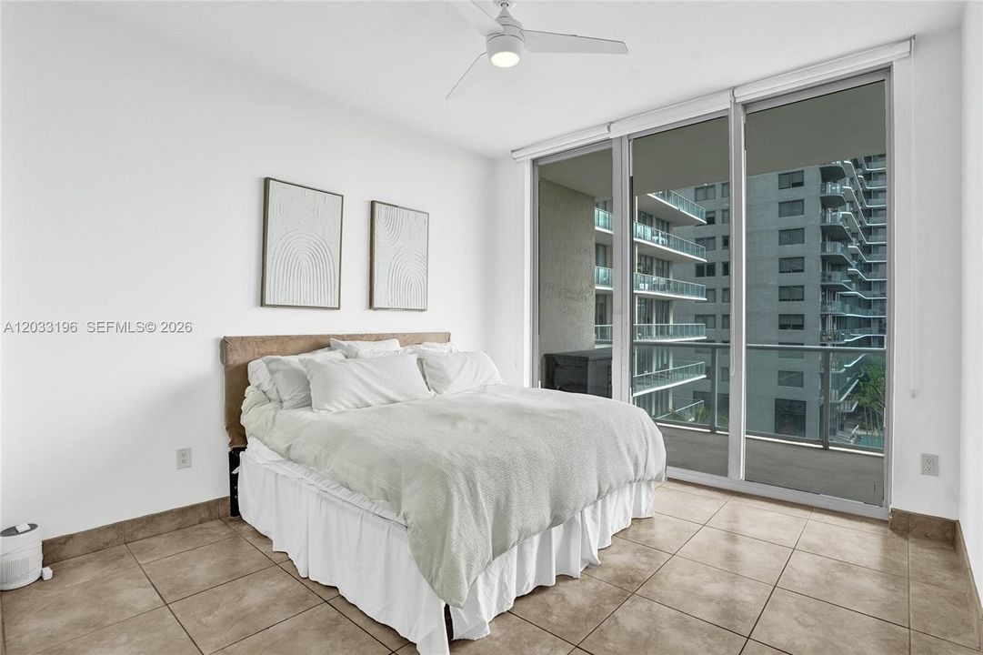 For Rent: $4,400 (2 beds, 2 baths, 964 Square Feet)