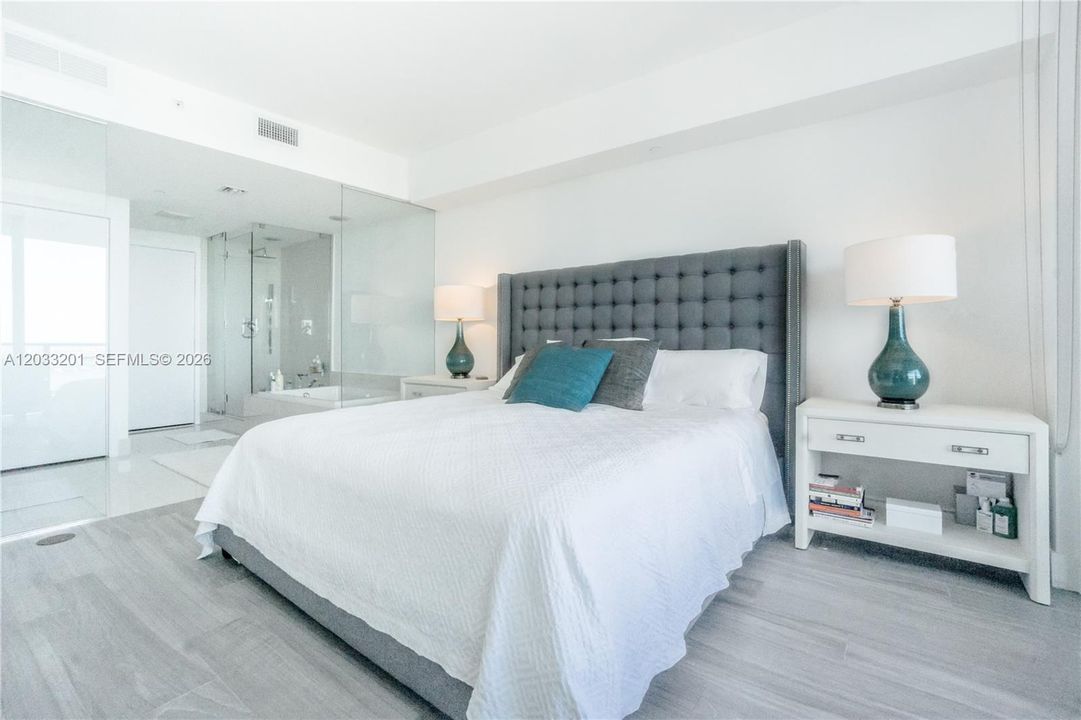 For Rent: $7,000 (2 beds, 3 baths, 1151 Square Feet)