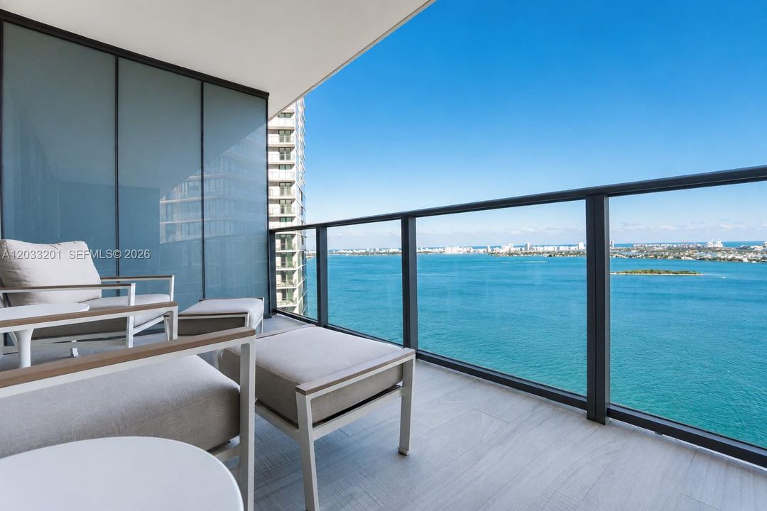 For Rent: $7,000 (2 beds, 3 baths, 1151 Square Feet)