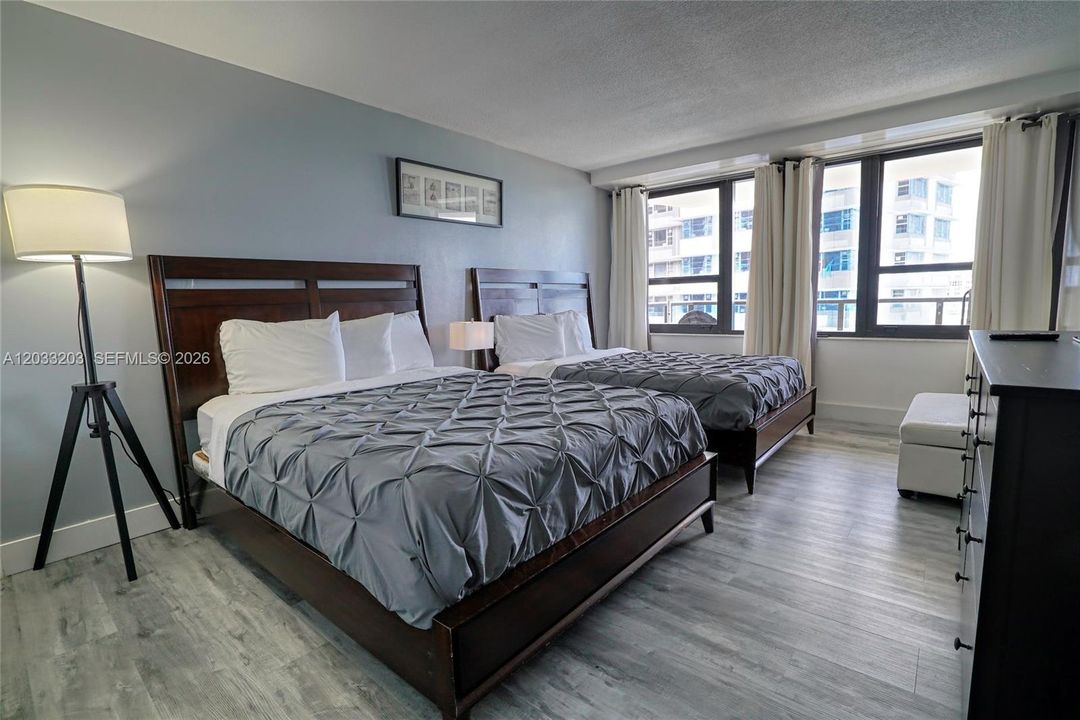 For Sale: $499,999 (1 beds, 1 baths, 750 Square Feet)
