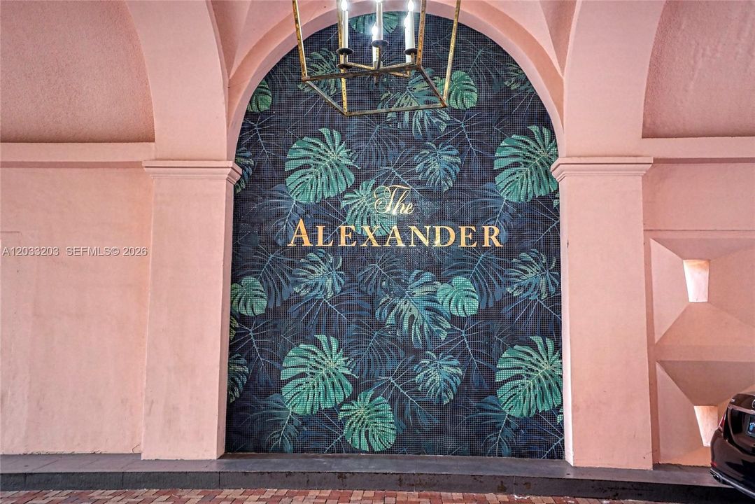 For Sale: $499,999 (1 beds, 1 baths, 750 Square Feet)