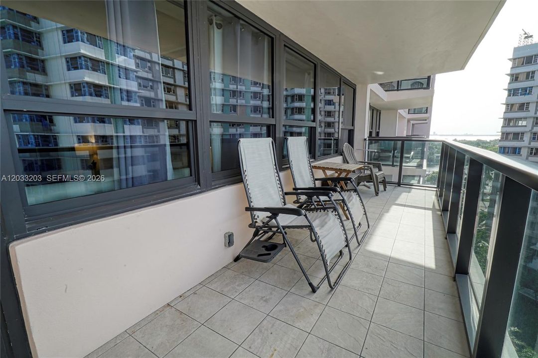 For Sale: $499,999 (1 beds, 1 baths, 750 Square Feet)