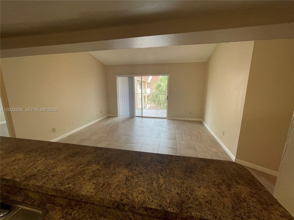 For Rent: $2,200 (2 beds, 2 baths, 1075 Square Feet)
