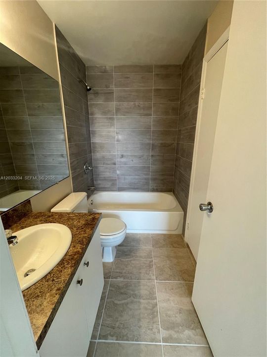 For Rent: $2,200 (2 beds, 2 baths, 1075 Square Feet)