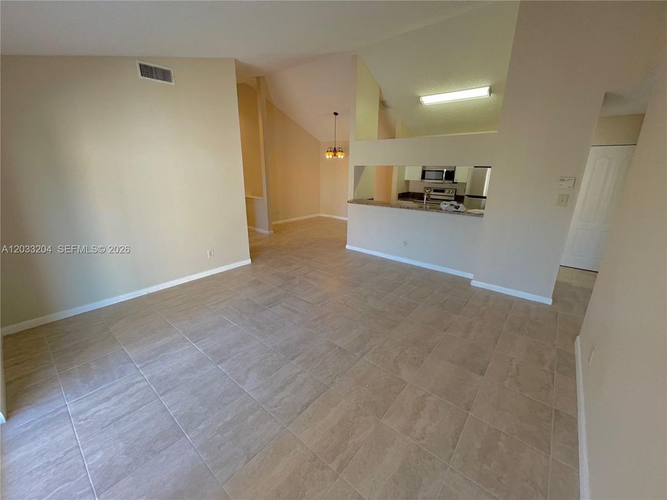 For Rent: $2,200 (2 beds, 2 baths, 1075 Square Feet)