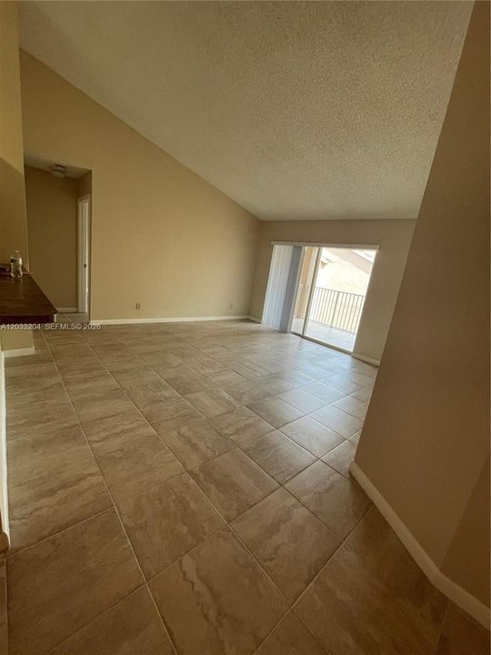For Rent: $2,200 (2 beds, 2 baths, 1075 Square Feet)