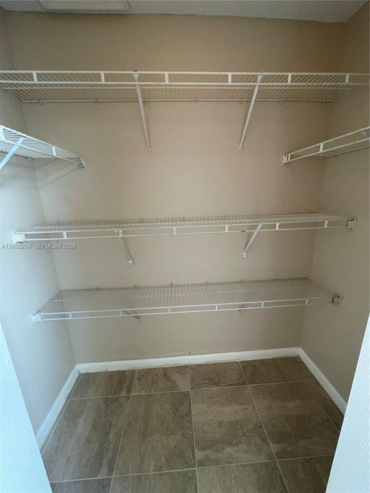 For Rent: $2,200 (2 beds, 2 baths, 1075 Square Feet)
