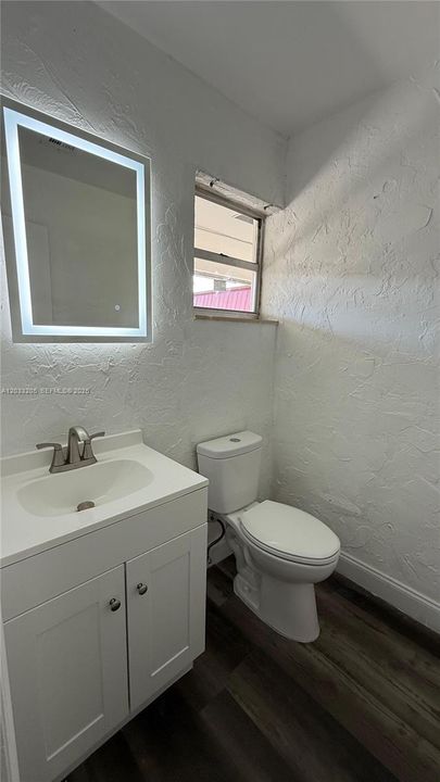 For Sale: $190,000 (1 beds, 1 baths, 954 Square Feet)