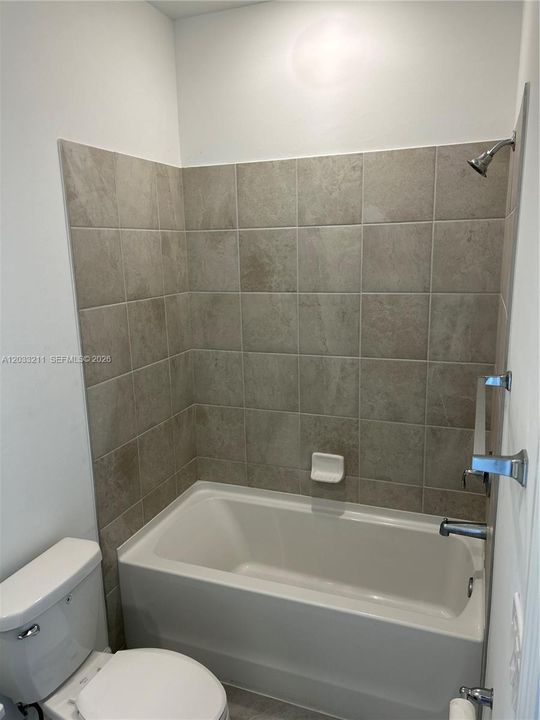 En Renta: $2,300 (3 camas, 3 baños, 1849 Pies cuadrados)