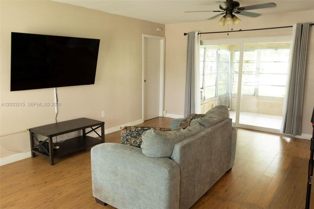 For Sale: $495,000 (3 beds, 2 baths, 1520 Square Feet)