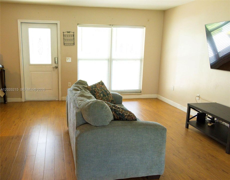 For Sale: $495,000 (3 beds, 2 baths, 1520 Square Feet)