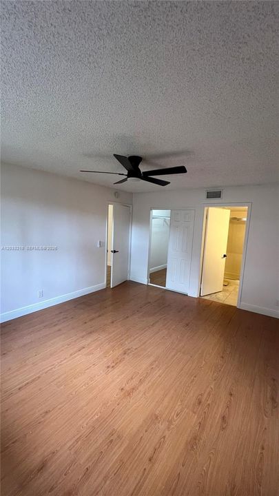 For Rent: $2,300 (2 beds, 2 baths, 984 Square Feet)